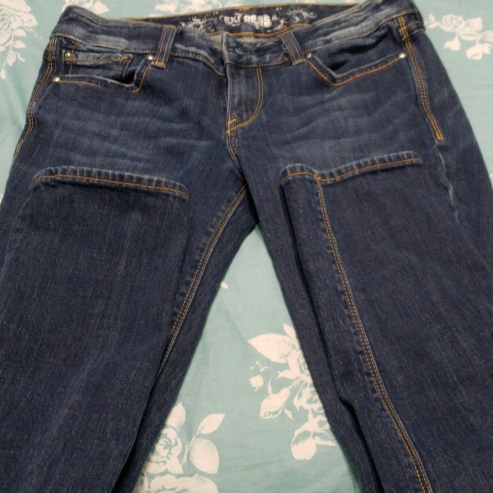 🌺 3/20.  Express jeans